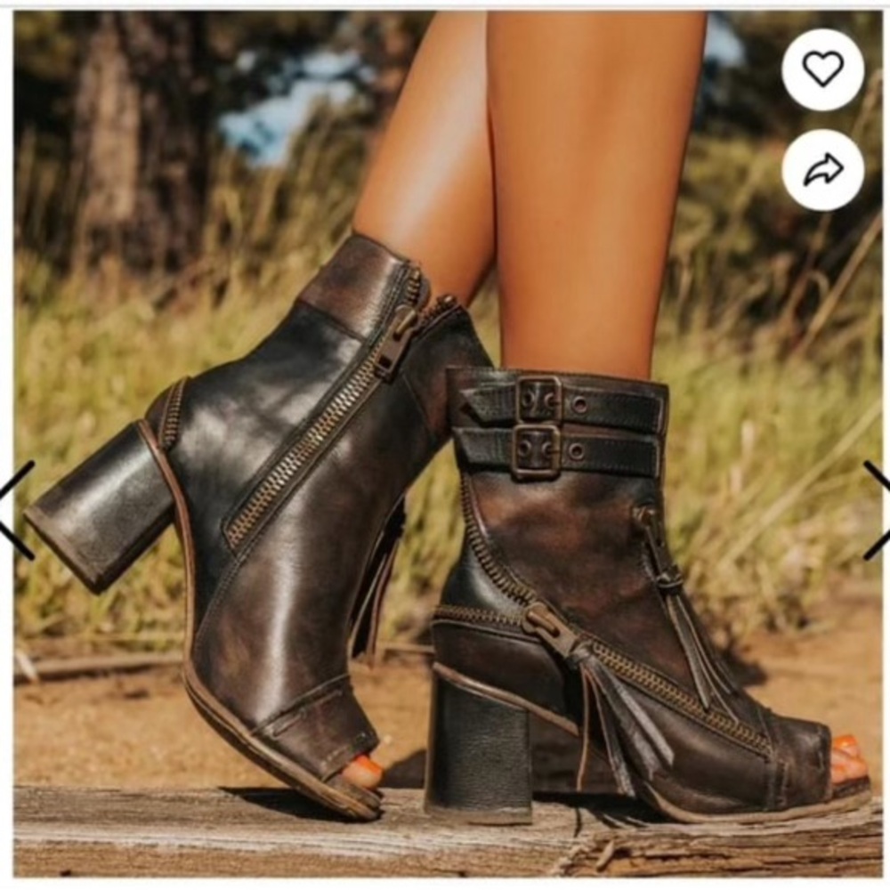 Freebird by Steven Shoes | Zombi booties size 9